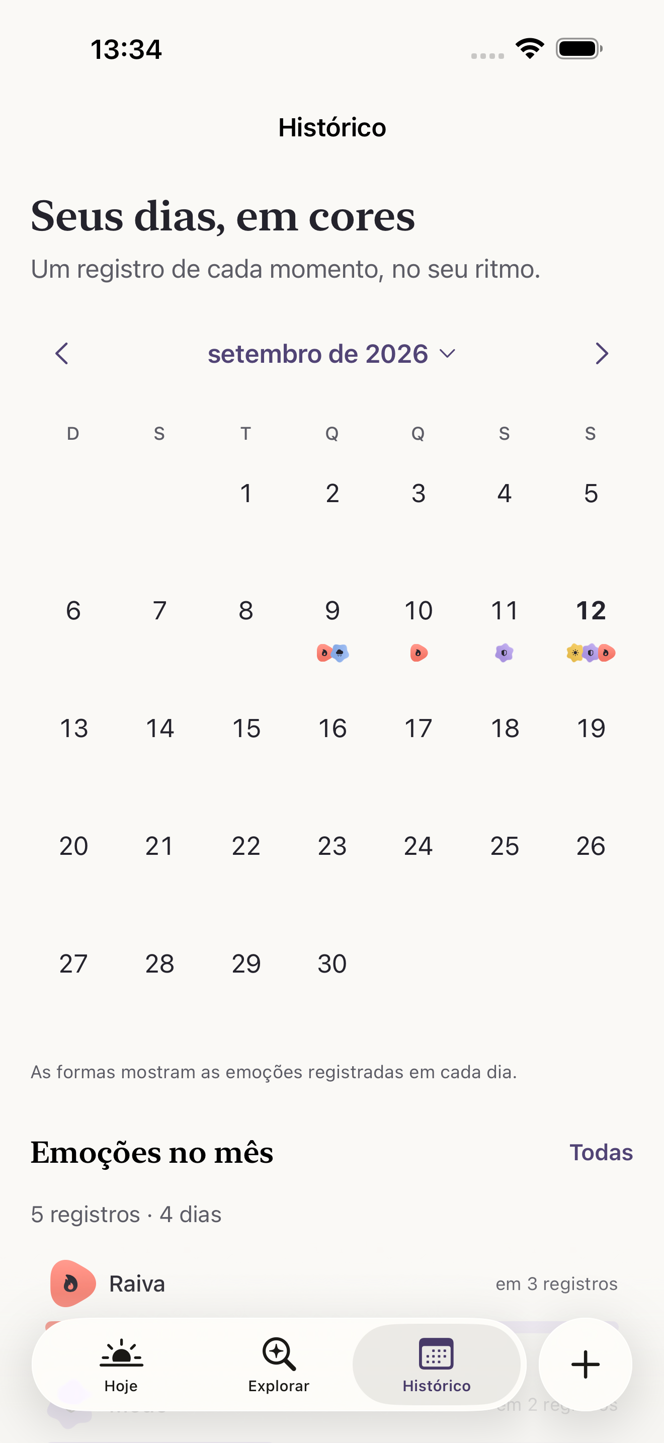Histórico com calendário colorido e resumo das emoções registradas no mês.